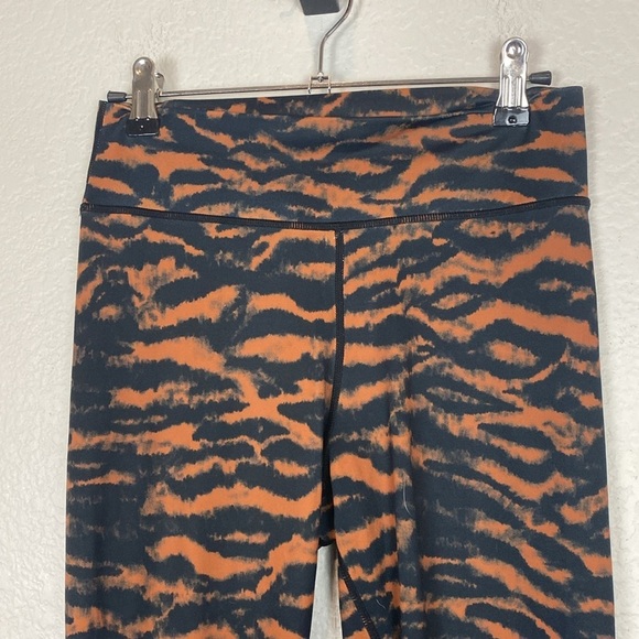 The upside animal print leggings - Picture 3 of 7